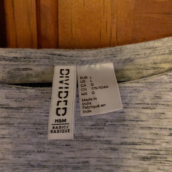 H&M Cropped Long Sleeve Shirt, Grey Crop Top with Long Sleeves - Picture 3 of 4